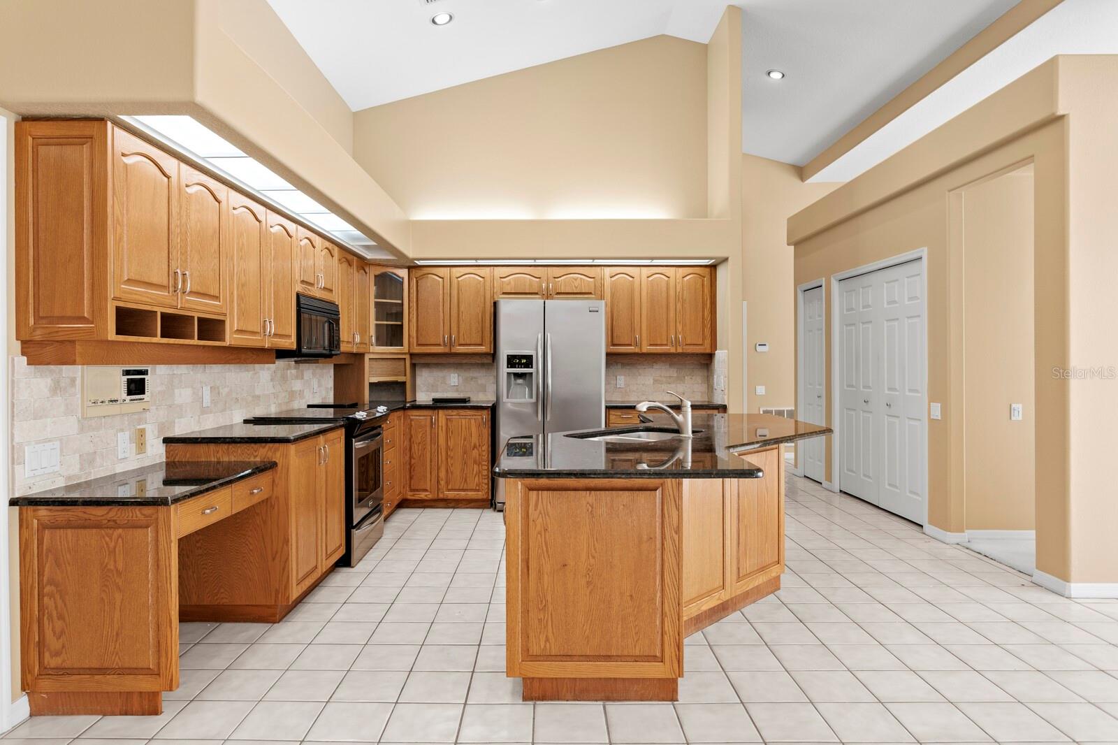 TAMPA PALMS AREA 2 UNIT 7D - Residential