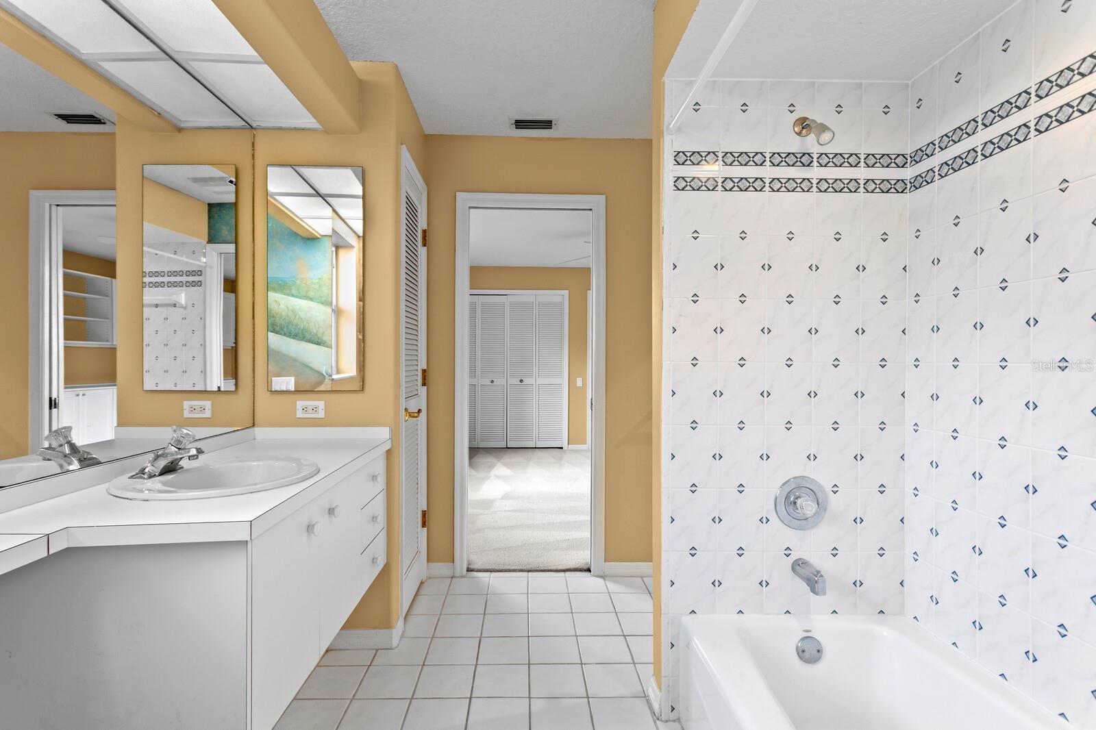 TAMPA PALMS AREA 2 UNIT 7D - Residential