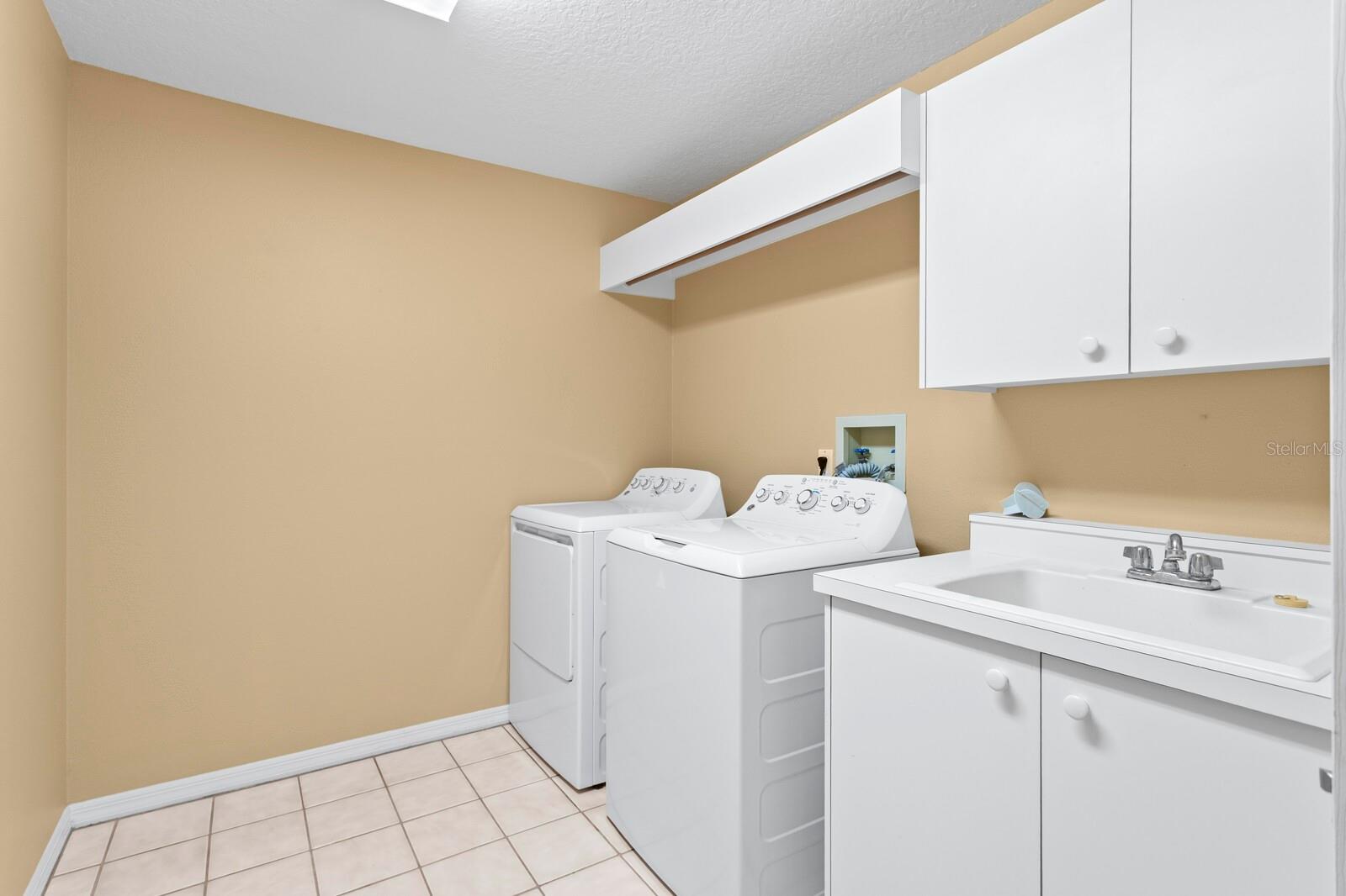 TAMPA PALMS AREA 2 UNIT 7D - Residential