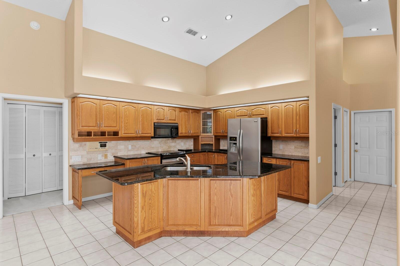 TAMPA PALMS AREA 2 UNIT 7D - Residential