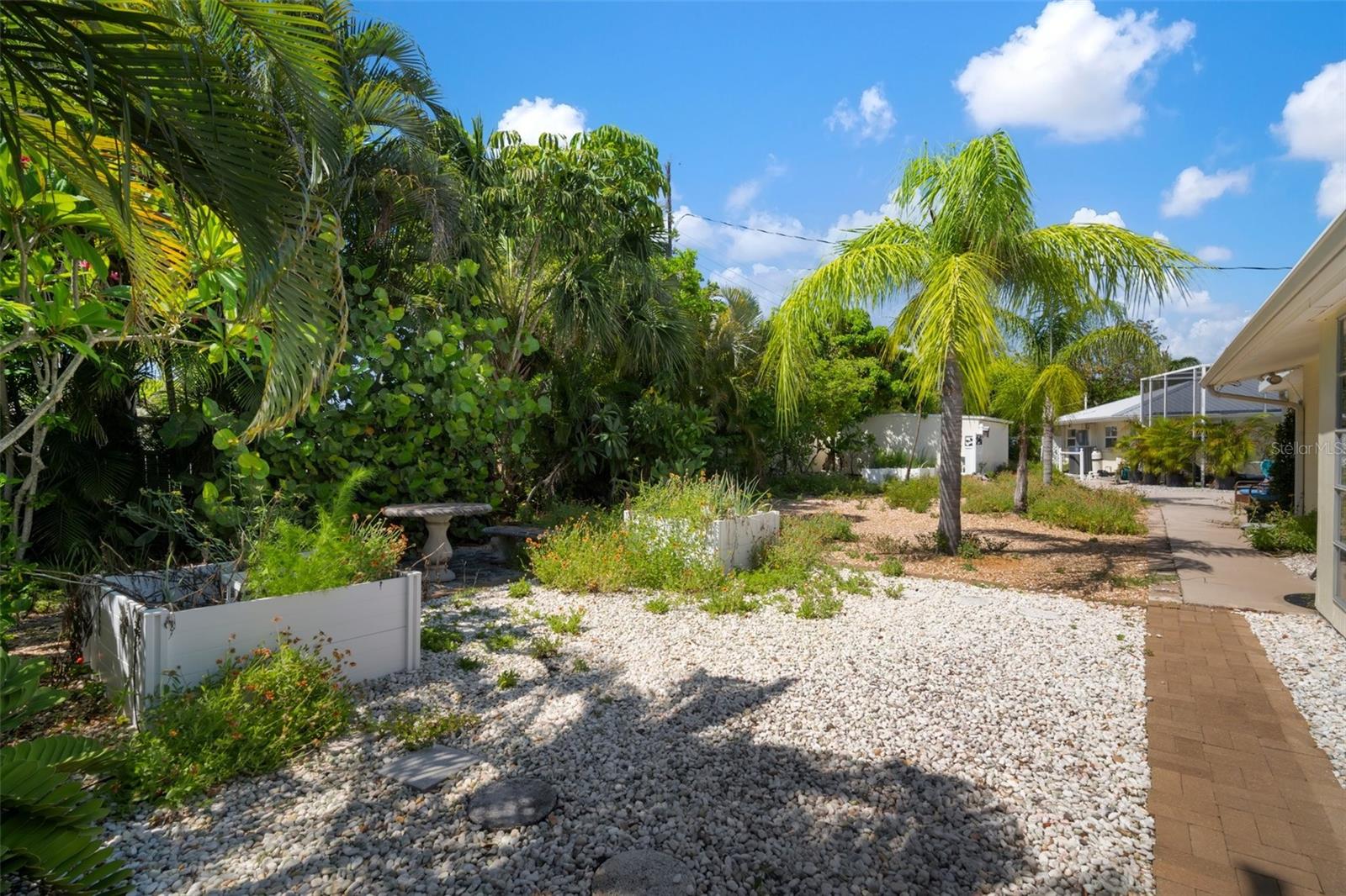 SHAWS POINT - Residential