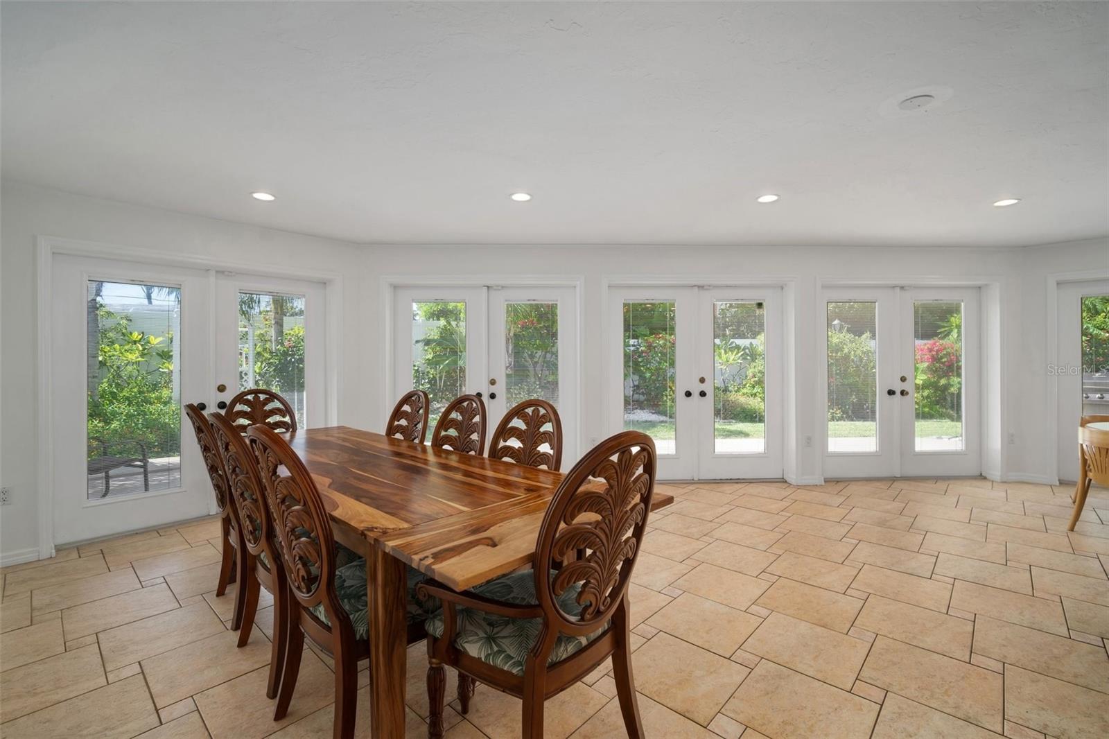 SHAWS POINT - Residential