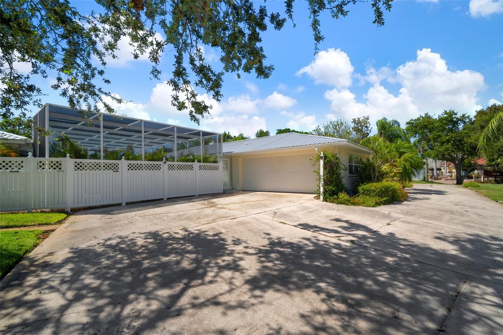 SHAWS POINT - Residential