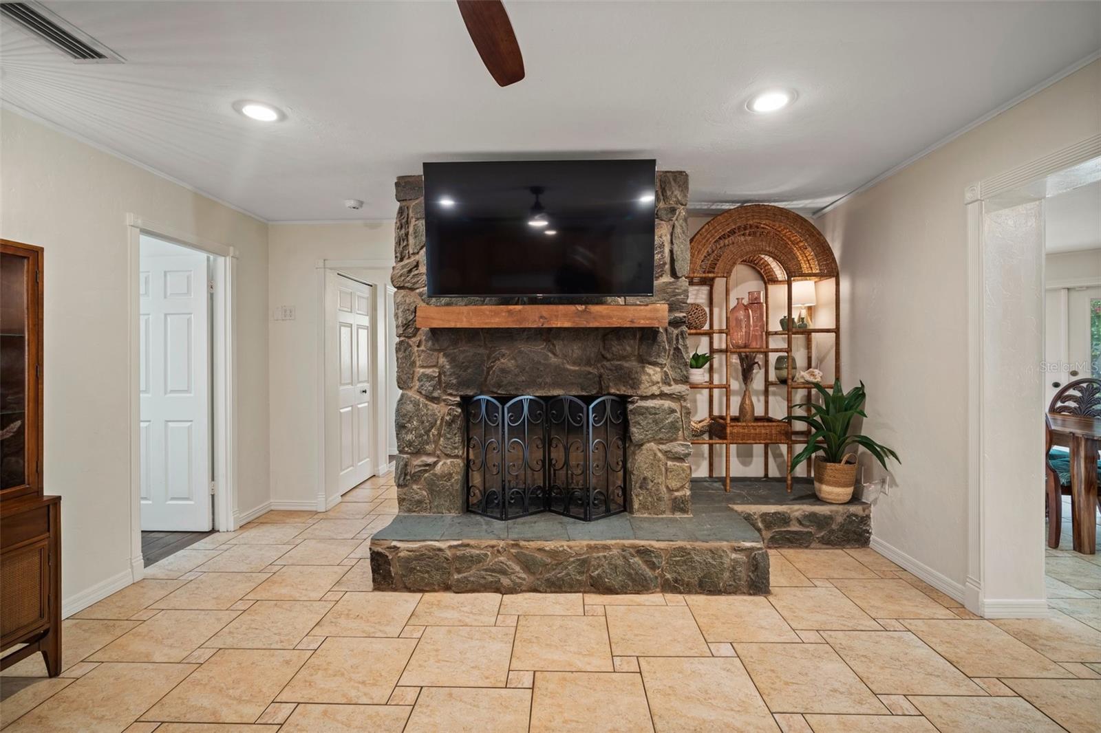 SHAWS POINT - Residential