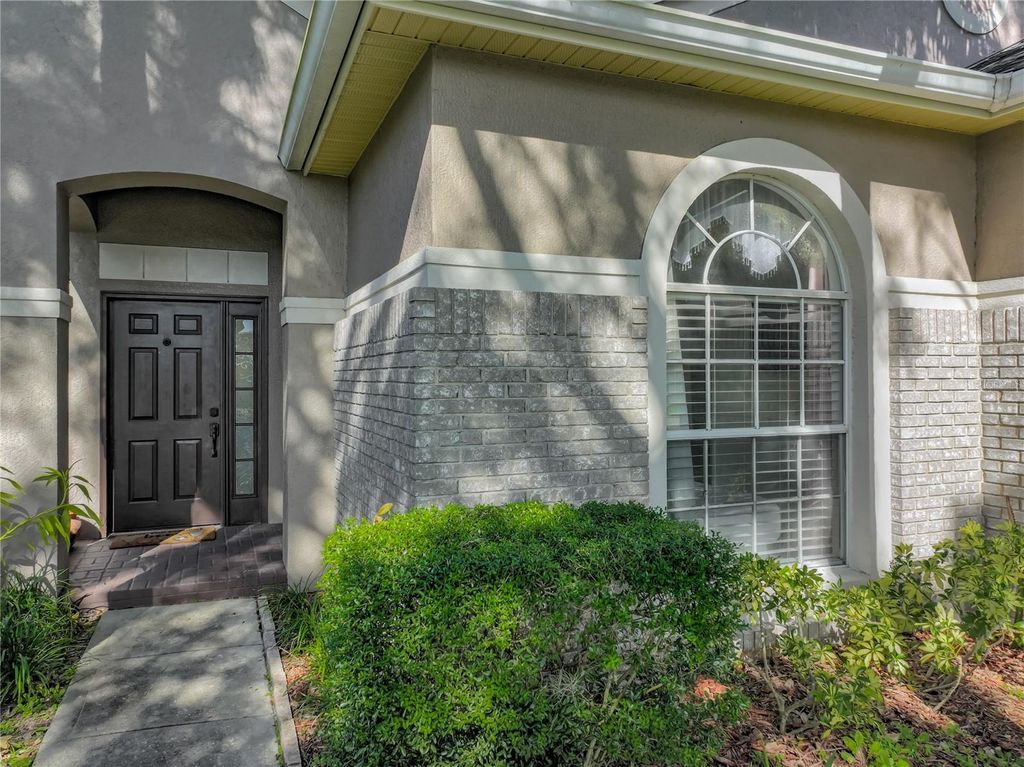 Photo of 810 Lakeworth Circle, Lake Mary, FL 32746 (MLS # B4902139)