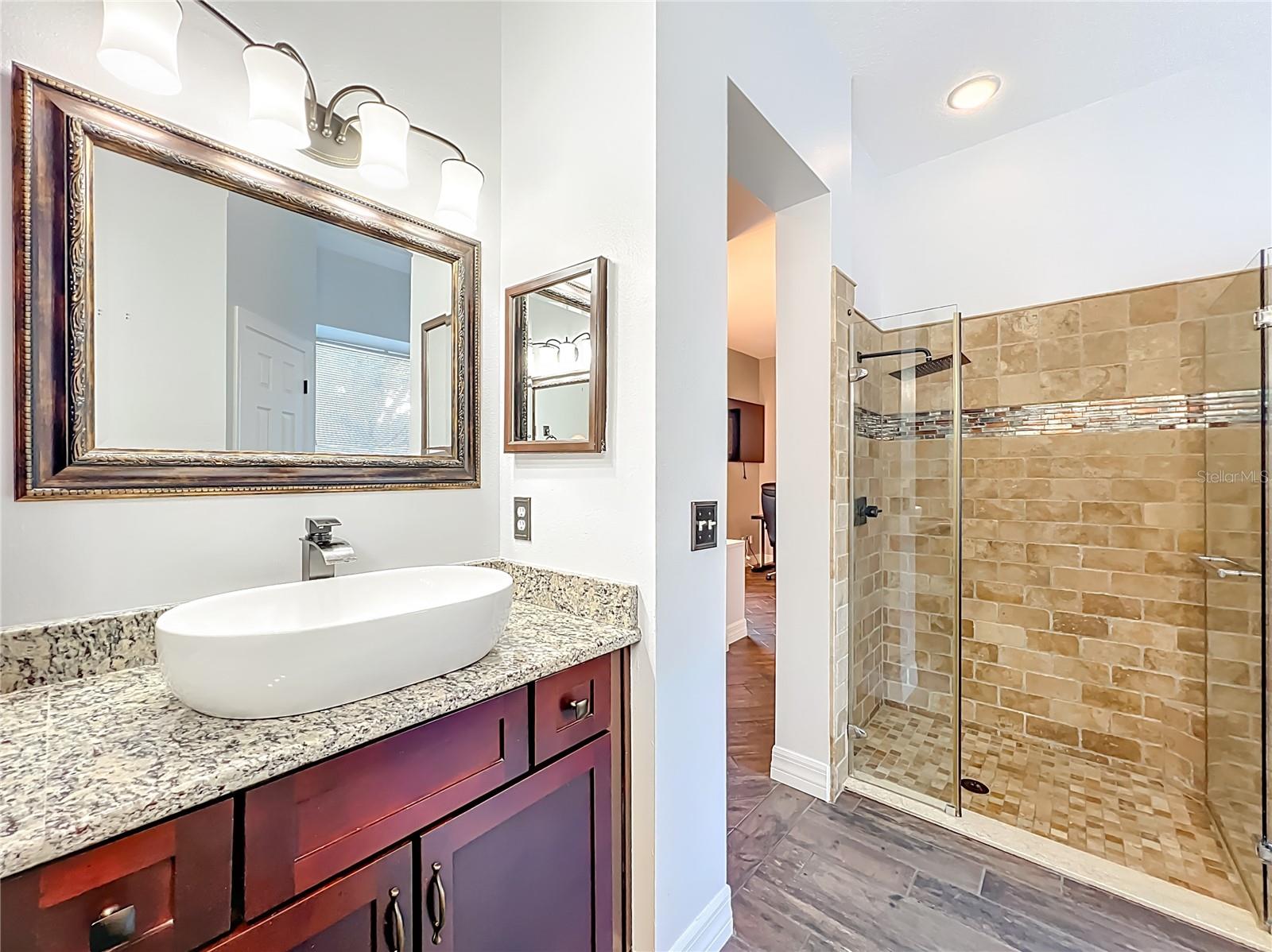 WATERSEDGE - Residential