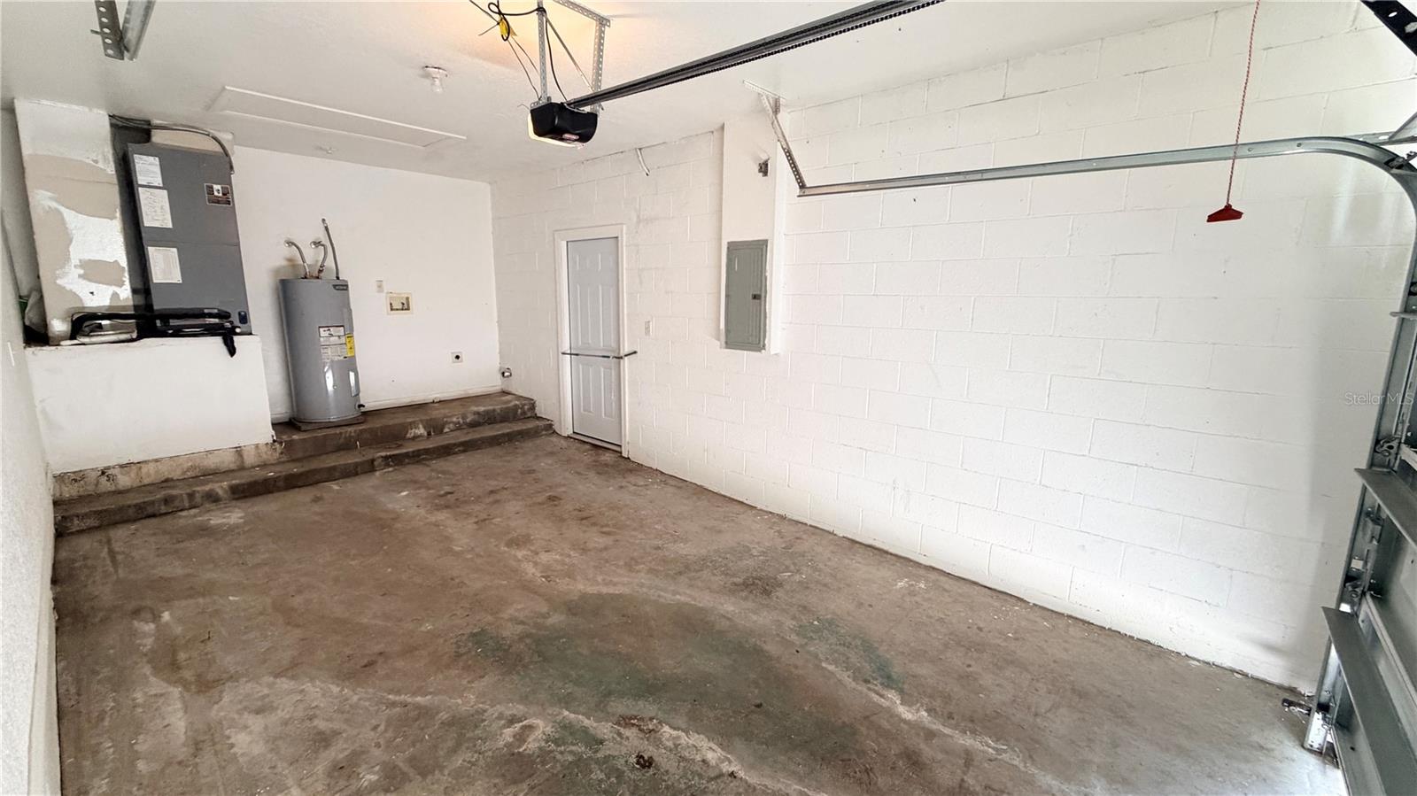 OAK LAWN - Residential Lease