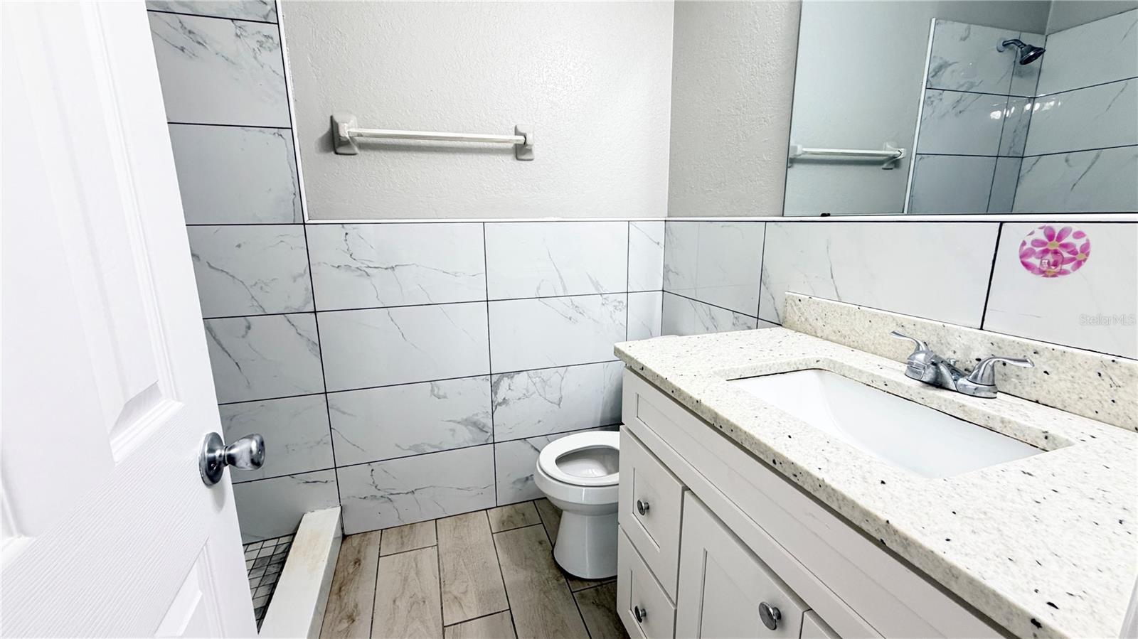 OAK LAWN - Residential Lease