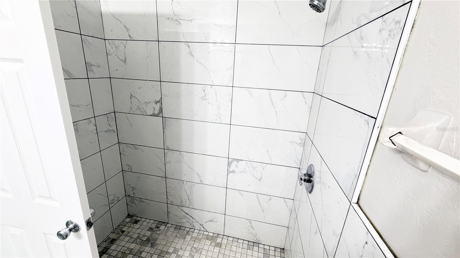 OAK LAWN - Residential Lease