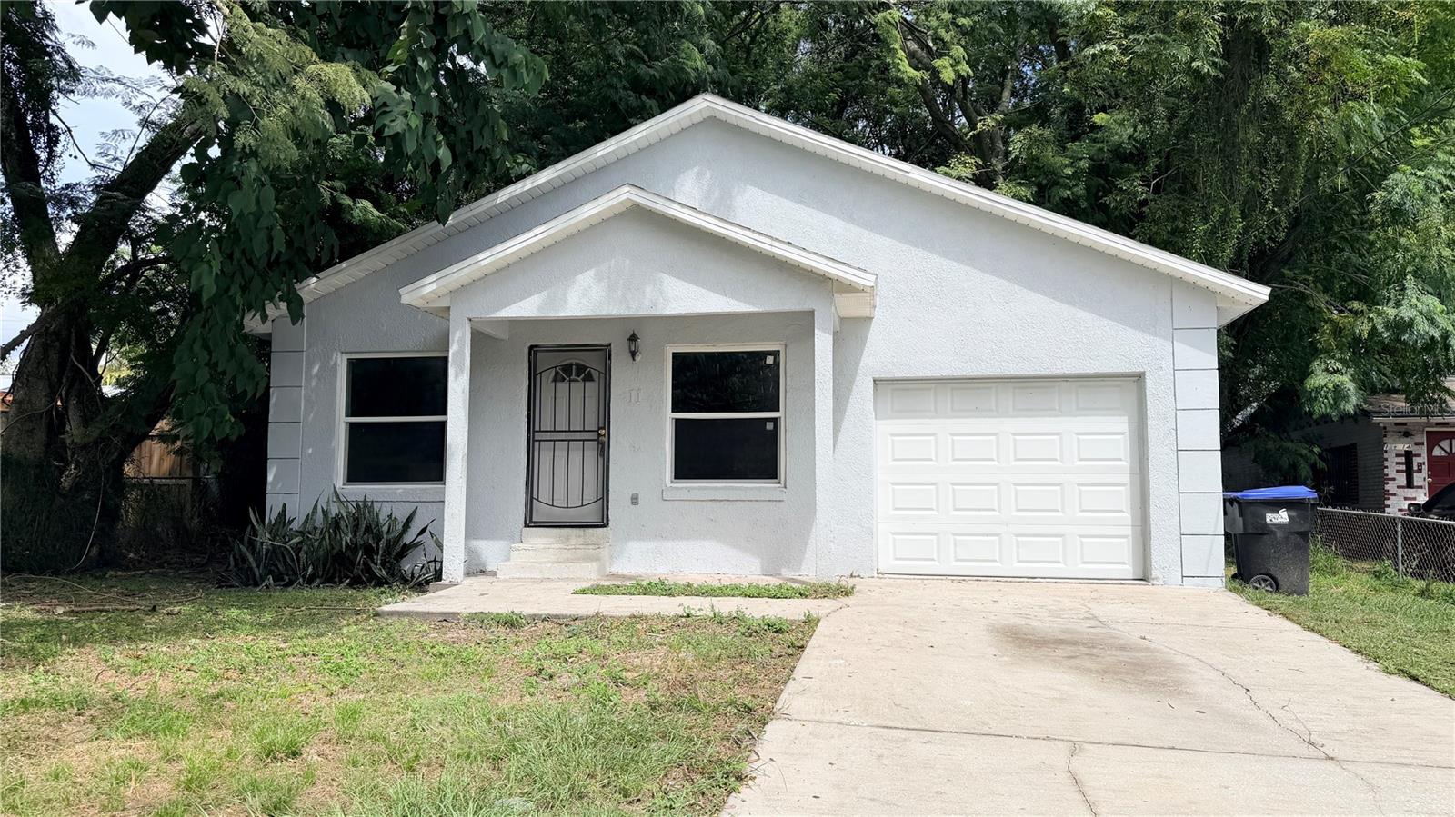 OAK LAWN - Residential Lease