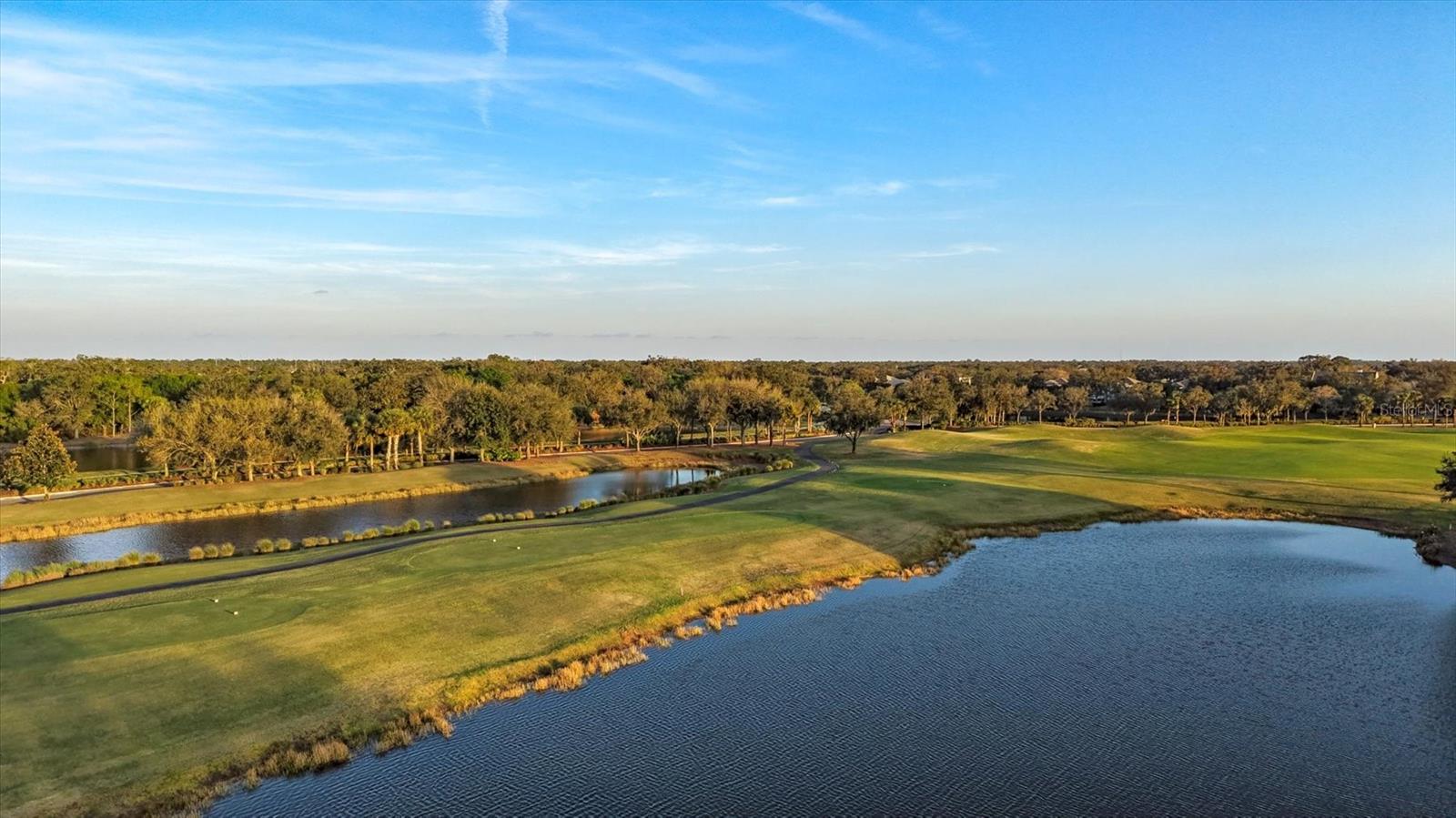 FOUNDERS CLUB - Residential