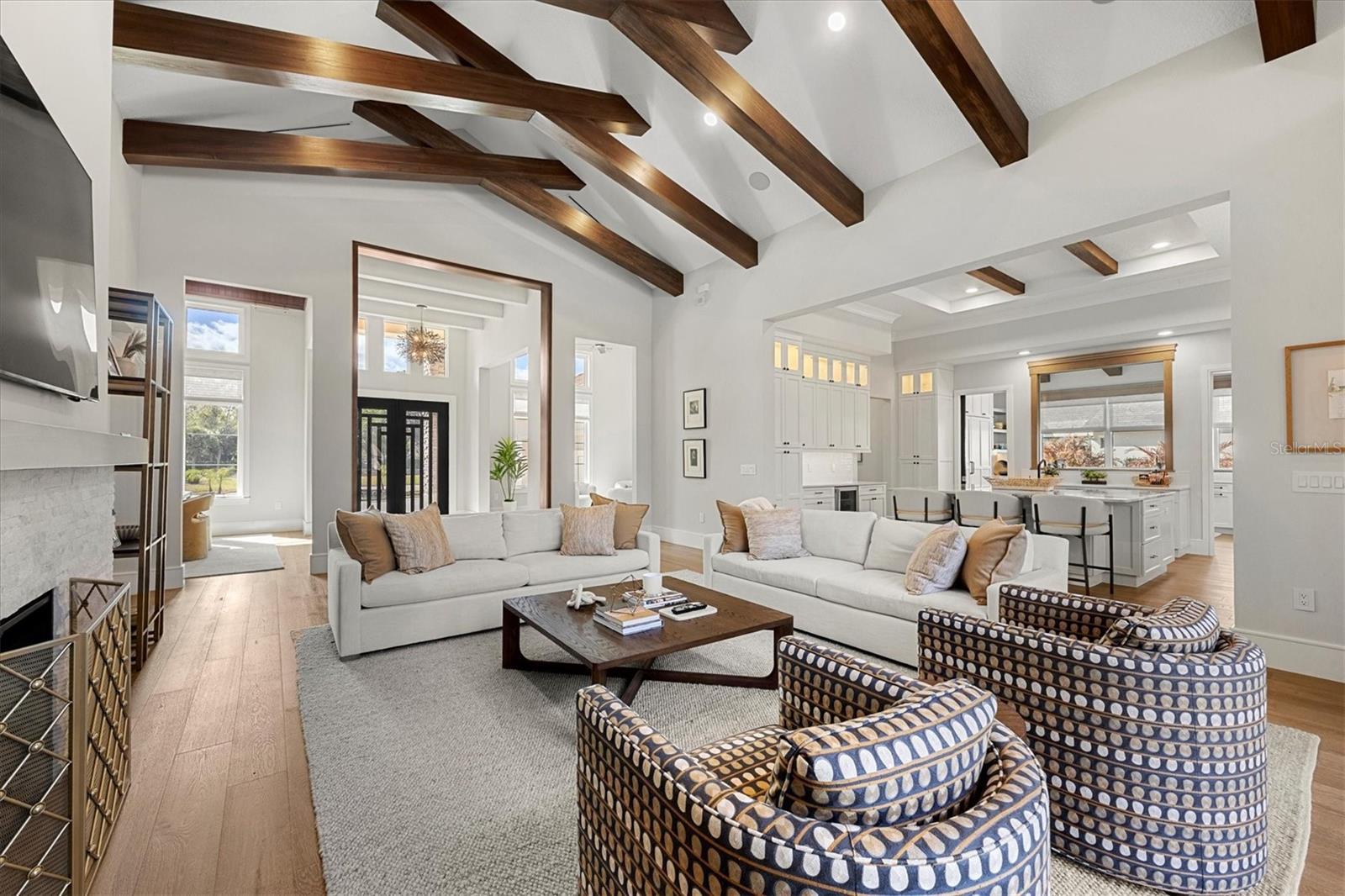 FOUNDERS CLUB - Residential