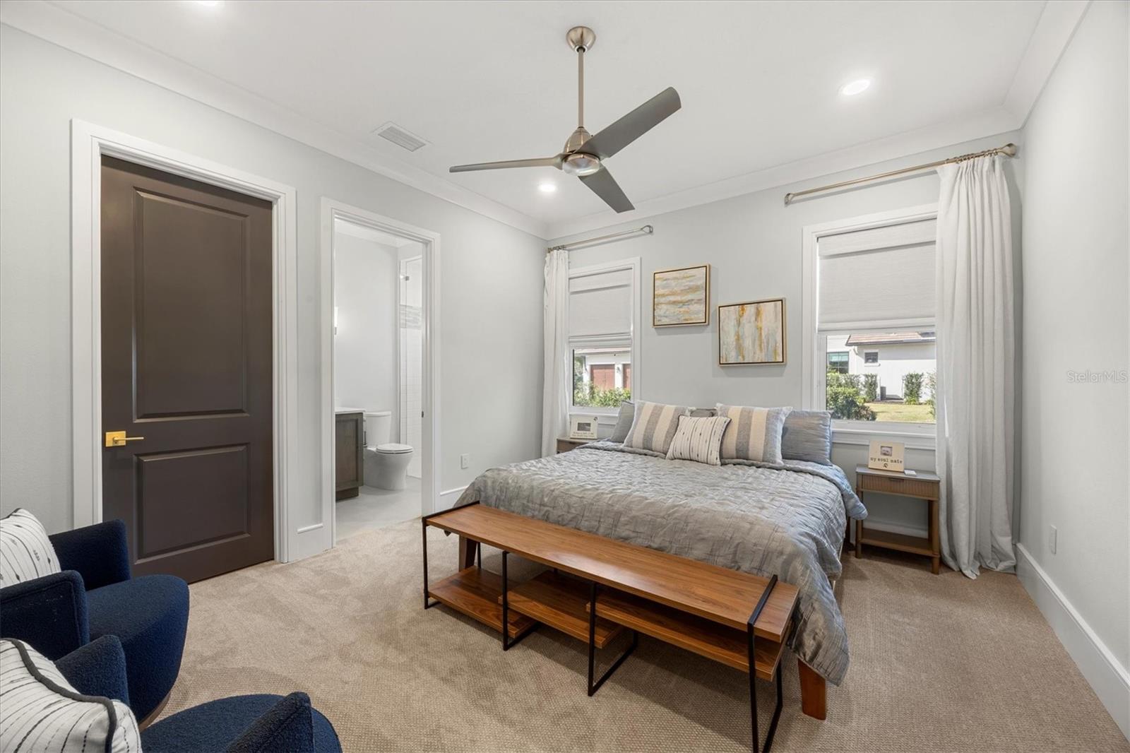 FOUNDERS CLUB - Residential