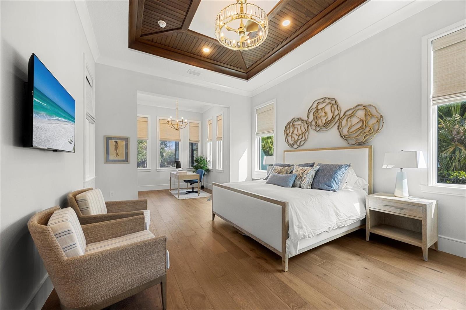 FOUNDERS CLUB - Residential