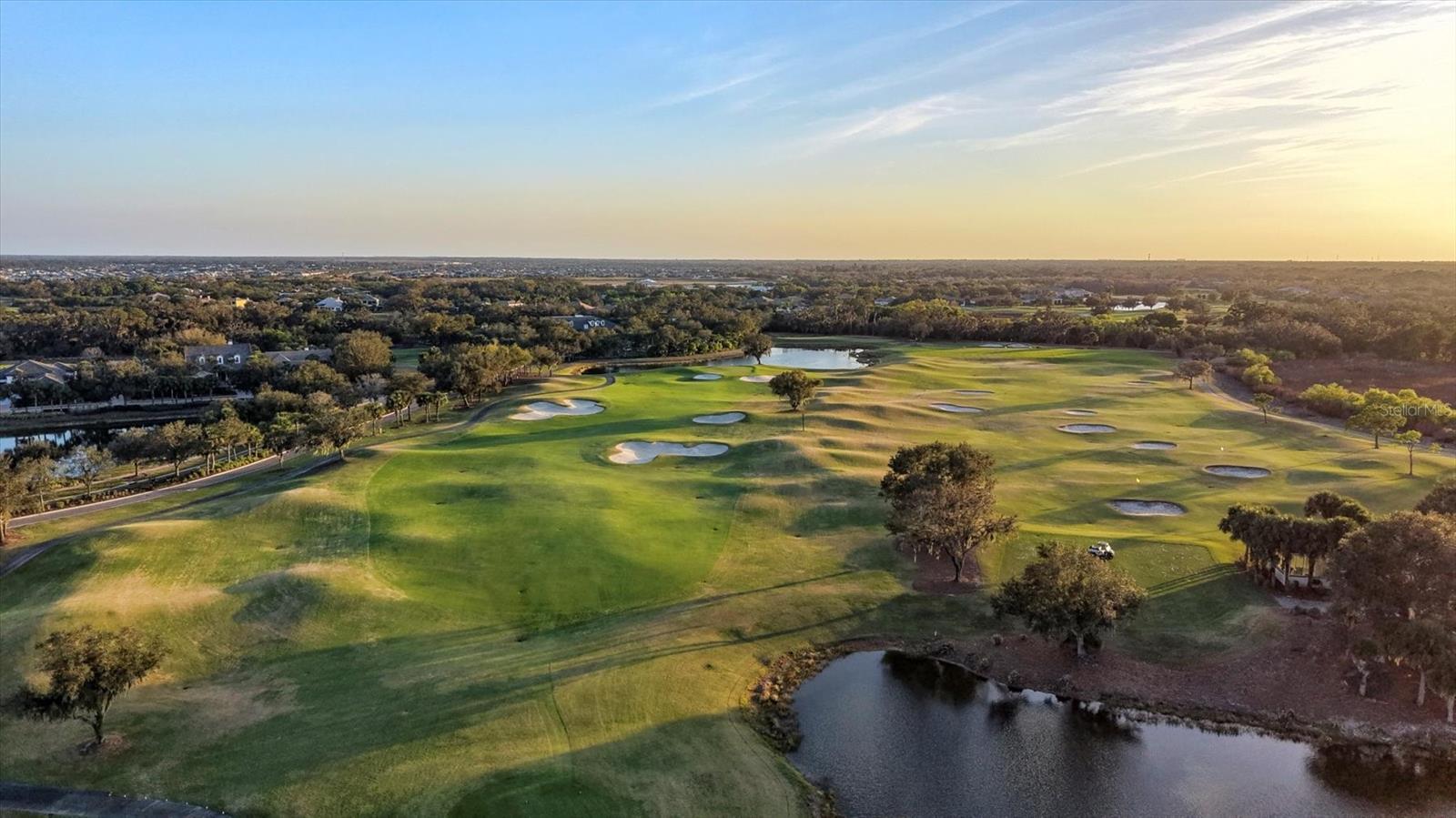 FOUNDERS CLUB - Residential