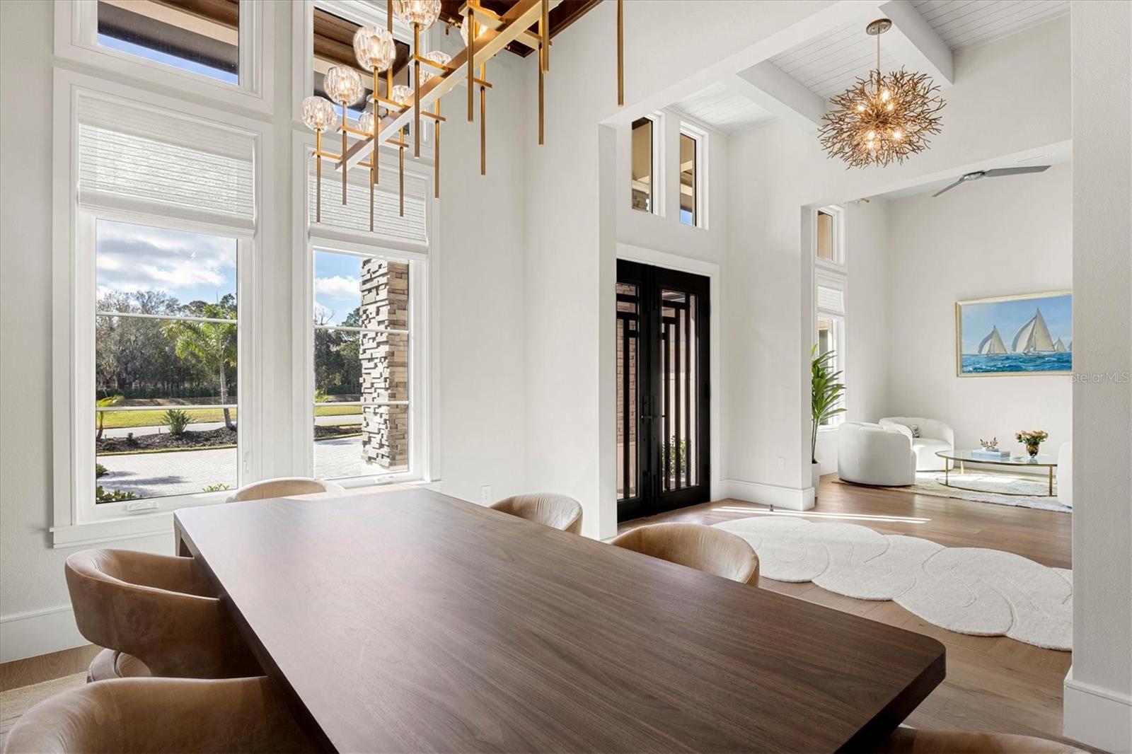 FOUNDERS CLUB - Residential