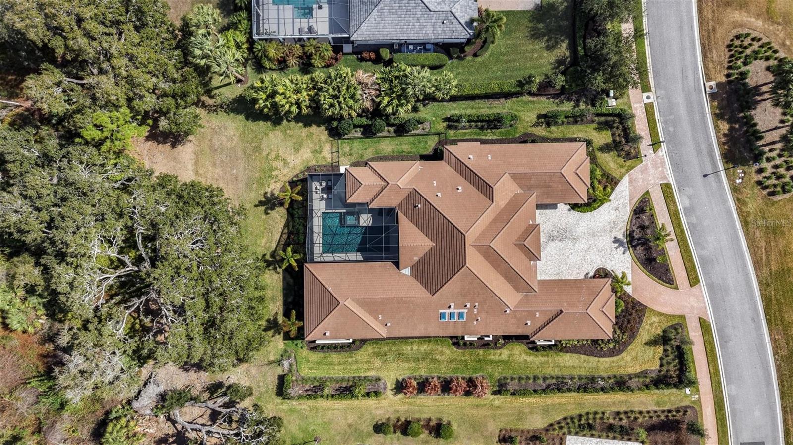 FOUNDERS CLUB - Residential