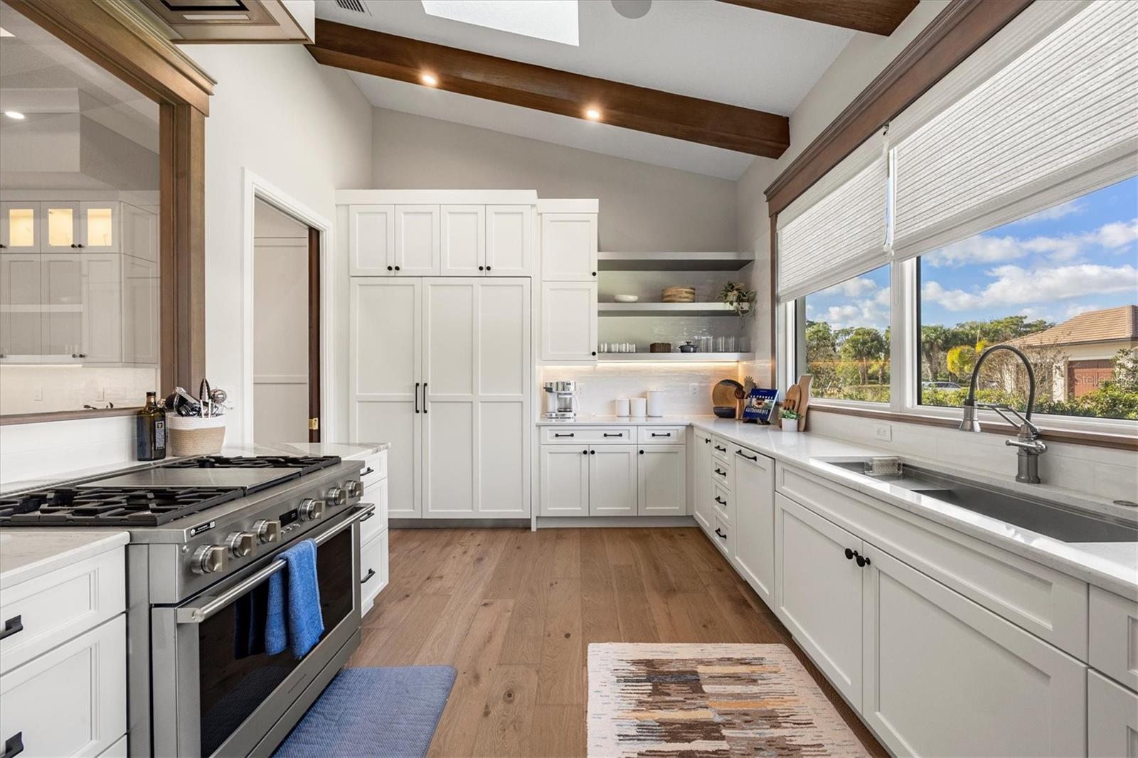 FOUNDERS CLUB - Residential