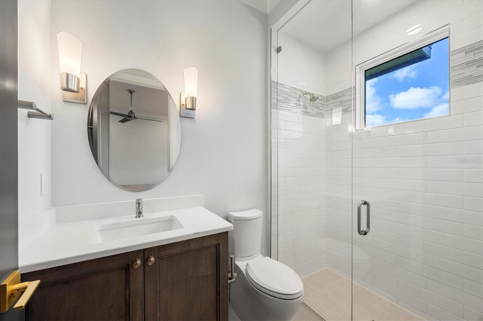 FOUNDERS CLUB - Residential