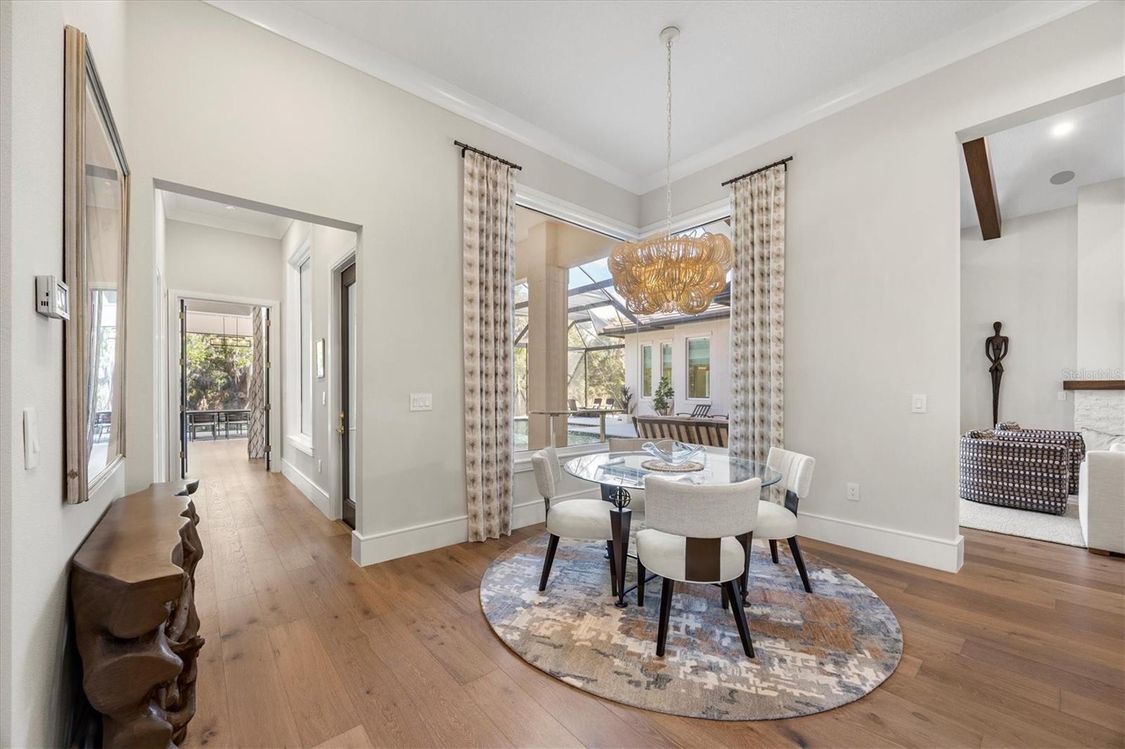 FOUNDERS CLUB - Residential