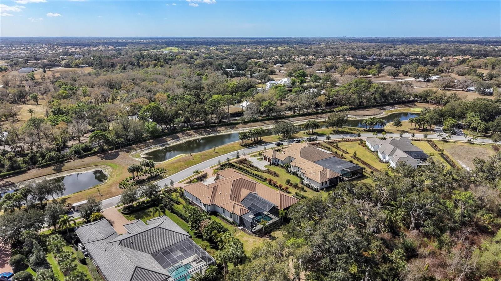 FOUNDERS CLUB - Residential