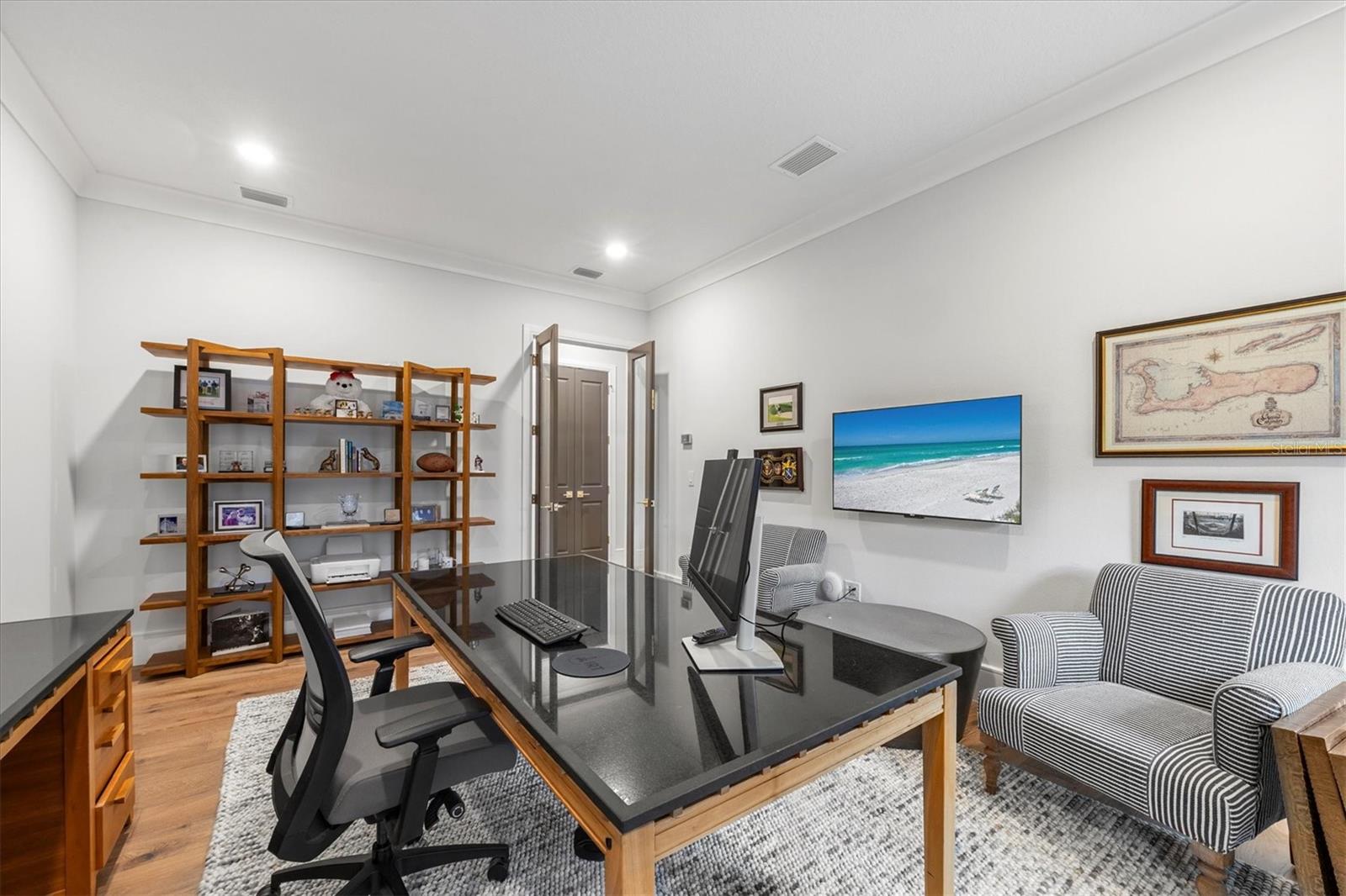 FOUNDERS CLUB - Residential