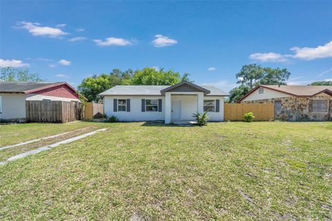 A home in WINTER HAVEN