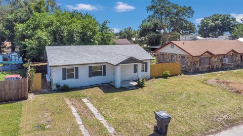 A home in WINTER HAVEN