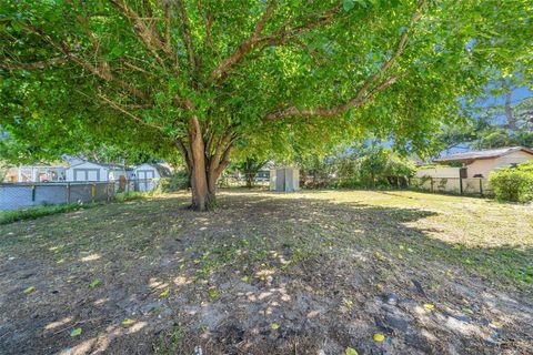 A home in WINTER HAVEN