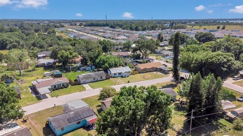 A home in WINTER HAVEN