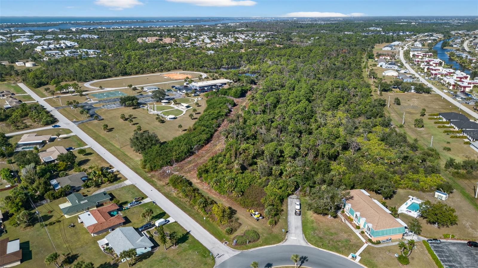 ROTONDA SHORES - Land