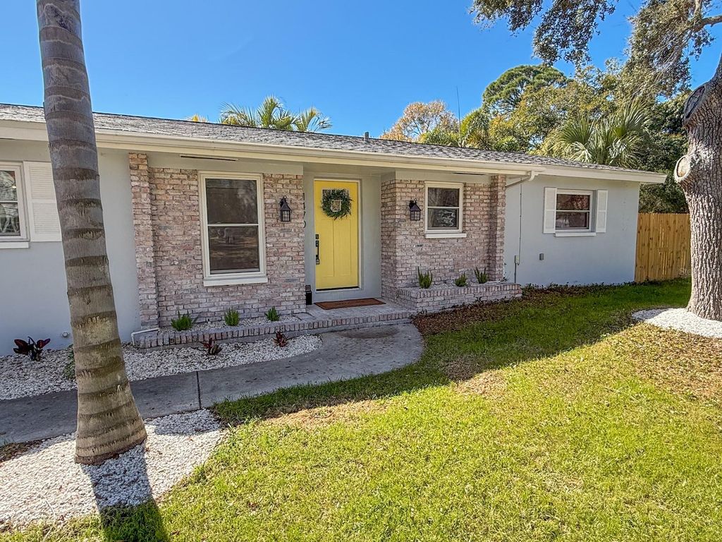 Photo of 1470 Serpentine Drive S, St Petersburg, FL 33705 (MLS # TB8475705)