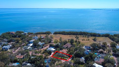 Photo of 1470 Serpentine Drive S, St Petersburg, FL 33705 (MLS # TB8475705)