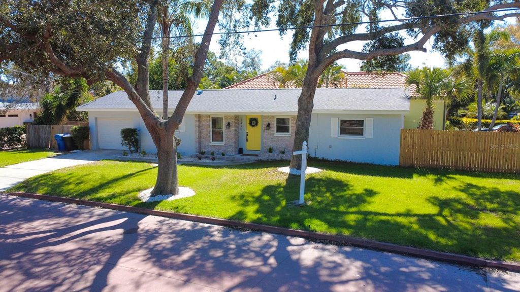 Photo of 1470 Serpentine Drive S, St Petersburg, FL 33705 (MLS # TB8475705)