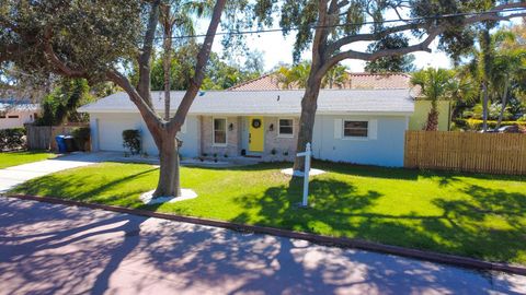 Photo of 1470 Serpentine Drive S, St Petersburg, FL 33705 (MLS # TB8475705)