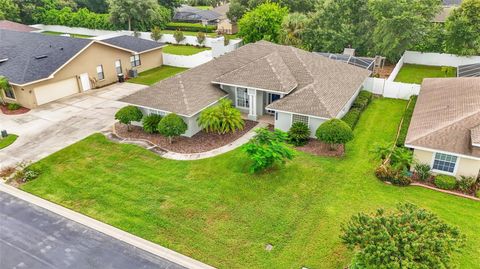 A home in LAKELAND