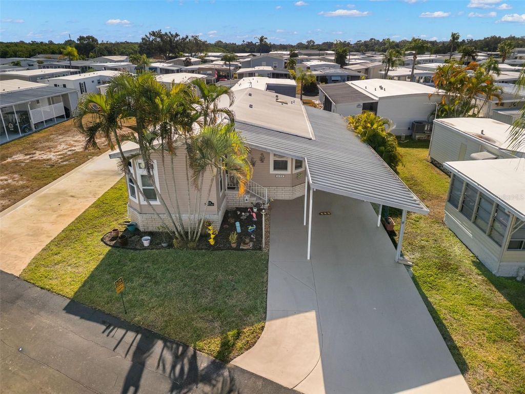 Photo of 624 Mount Piney Avenue NE #703, St Petersburg, FL 33702 (MLS # TB8450713)