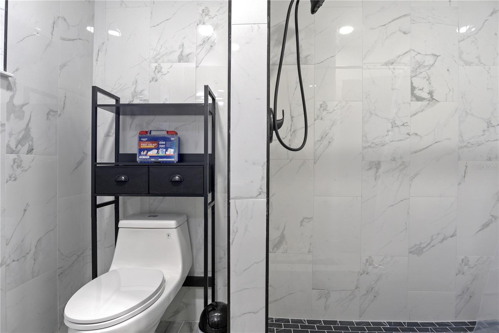 WISSAHICKON H/44 LOT 40 BLK A - Residential Income