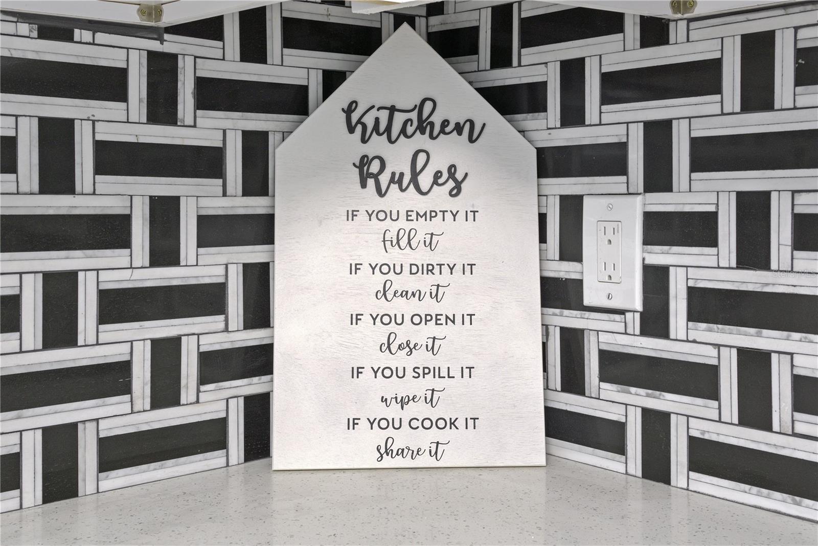 WISSAHICKON H/44 LOT 40 BLK A - Residential Income