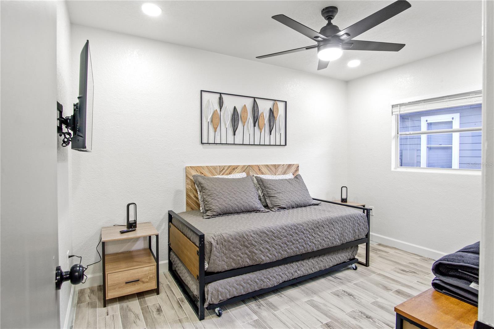 WISSAHICKON H/44 LOT 40 BLK A - Residential Income