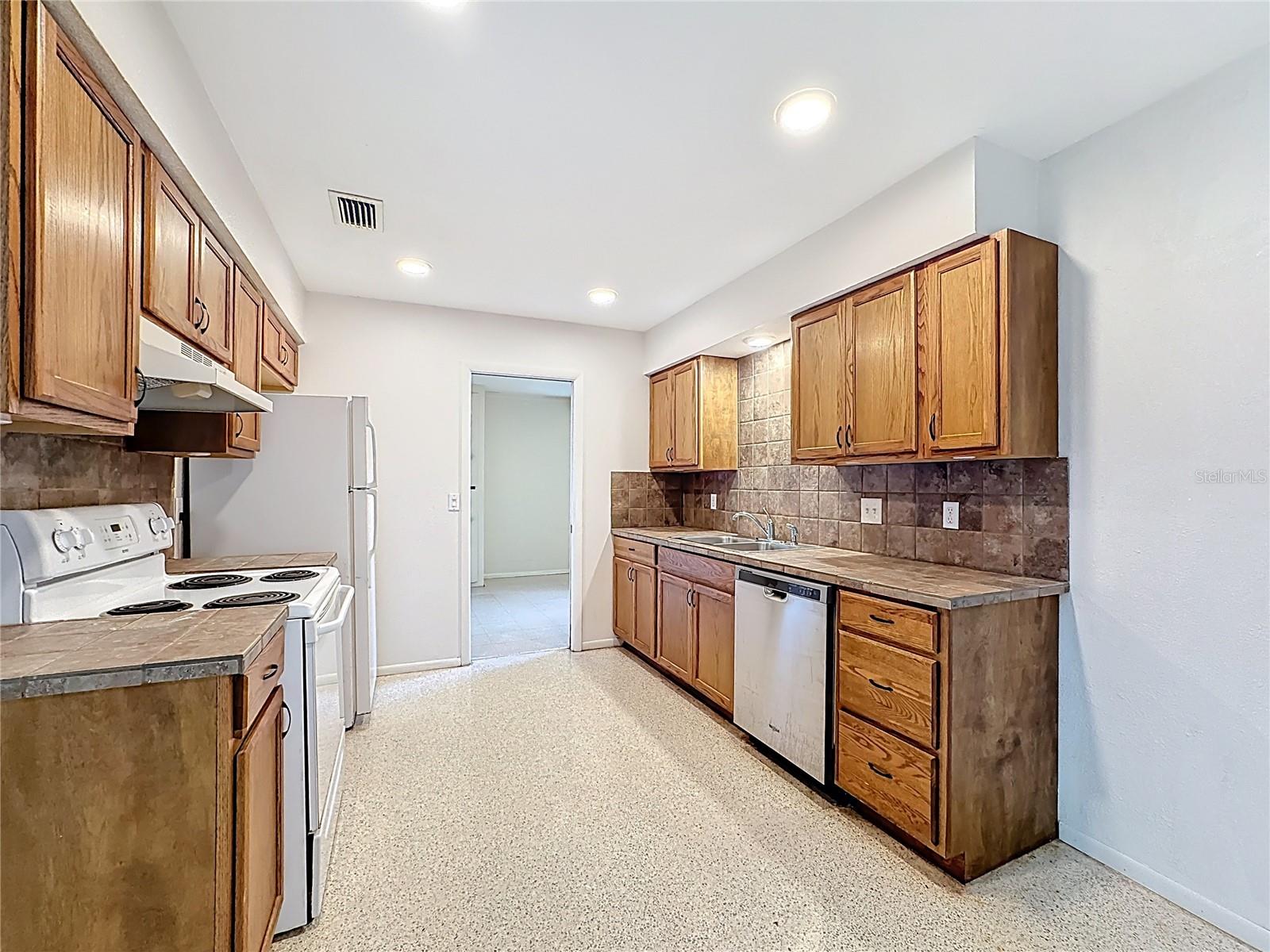 SOUTHWOOD VILLAGE FIRST ADD REP - Residential