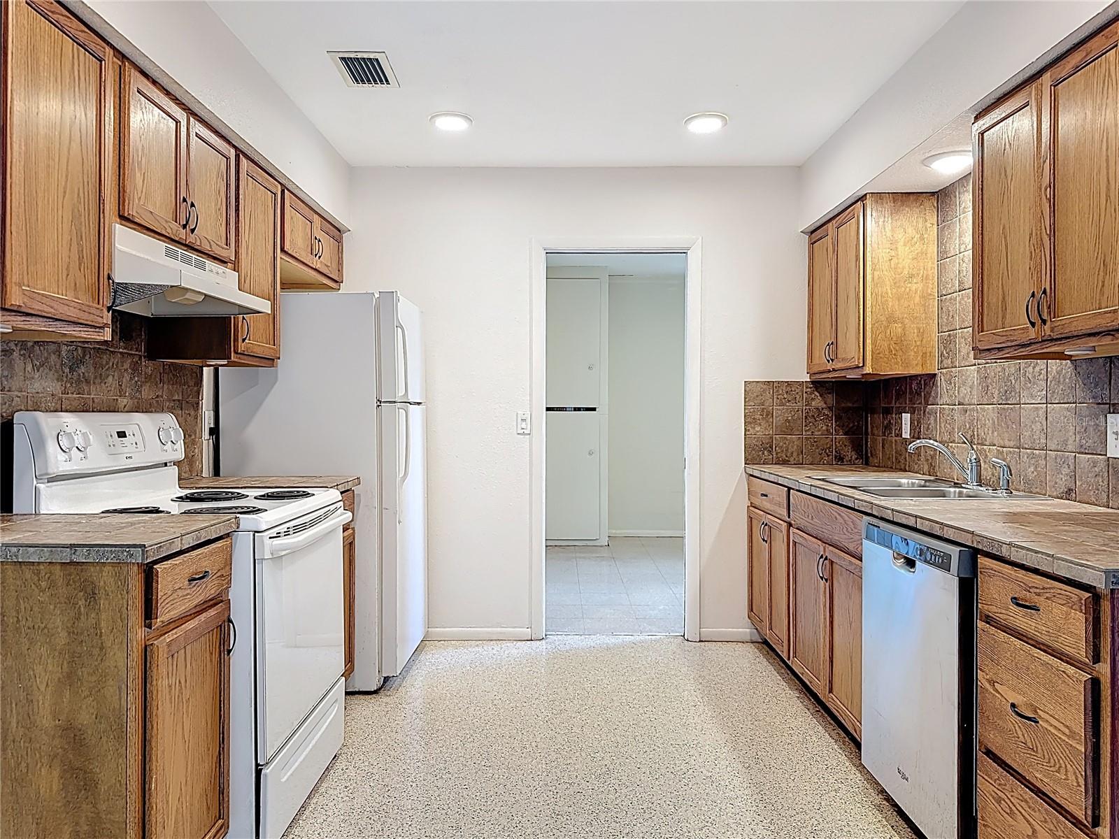 SOUTHWOOD VILLAGE FIRST ADD REP - Residential