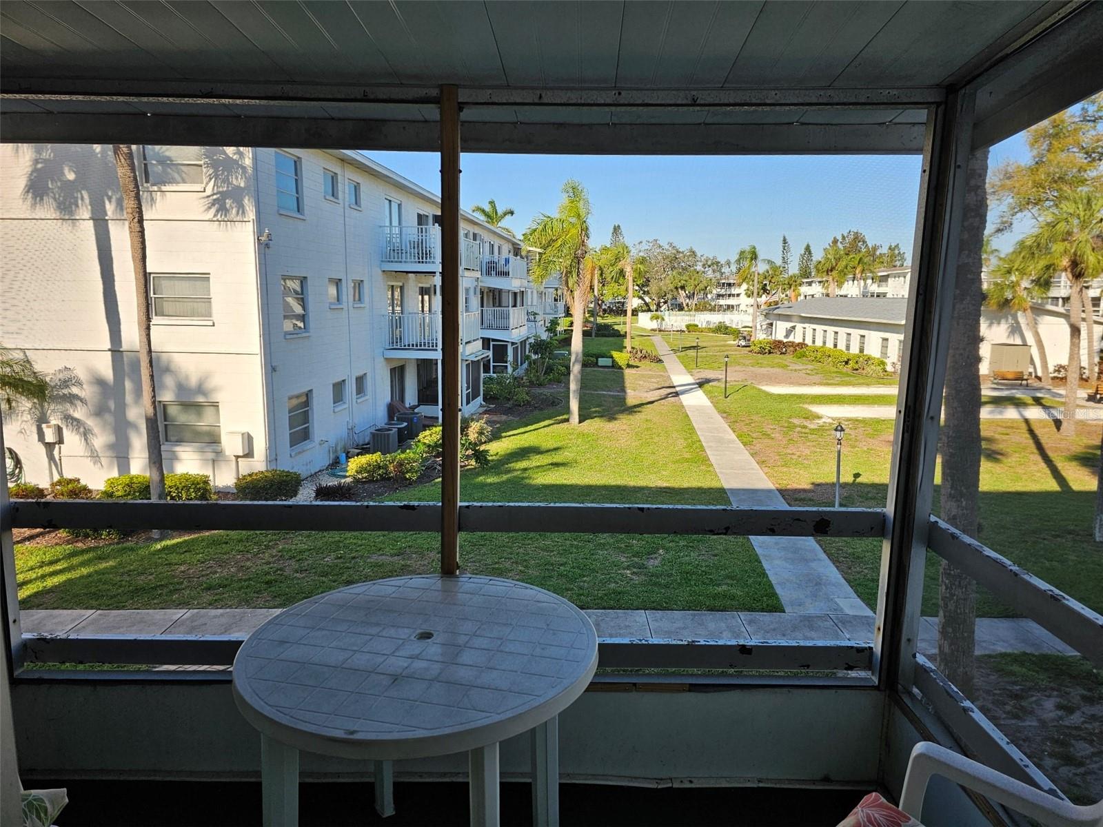 THE FOURTH BAYSHORE - Residential Lease