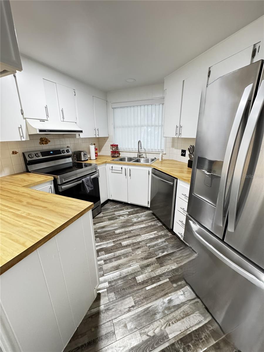 BANBURY VILLAGE CONDO - Residential