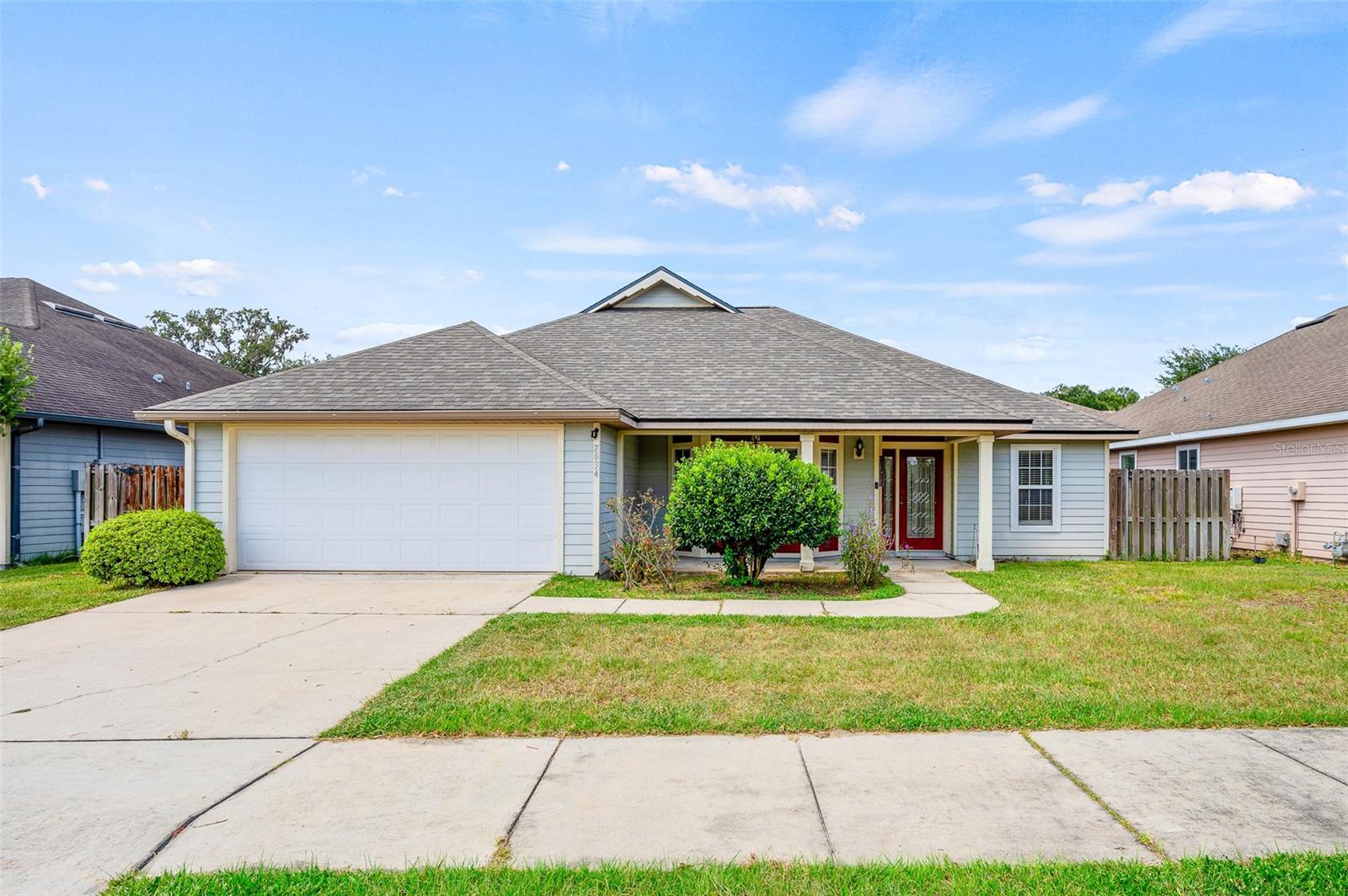Brand new roof! Located in desirable Willow Oak subdivision featuring 3BR/2BA split plus office. Custom woodwork, vaulted ceilings and bay window in living area. Dramatic archways opens from kitchen to living/dining area. The home has a large master suite with luxury bath. French doors, privacy fenced yard. Newer laminate wood floor throughout whole house,no carpet.Super SW location - A rated Wiles Elementary, Publix shopping, an easy commute to Shands, UF and the VA.