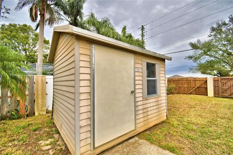 A home in AUBURNDALE