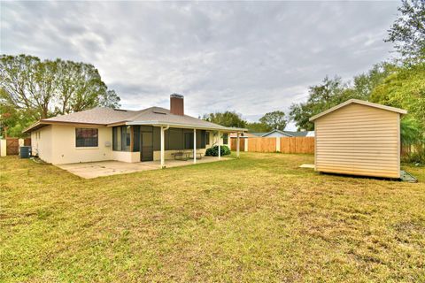 A home in AUBURNDALE