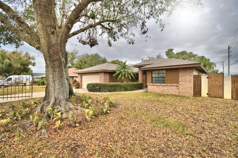 A home in AUBURNDALE