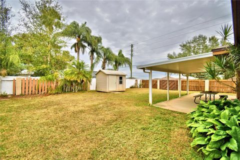 A home in AUBURNDALE