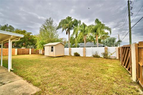 A home in AUBURNDALE